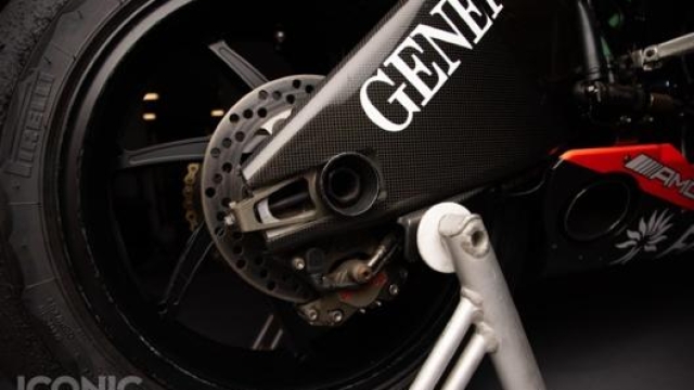 La GP11 dovrà essere guidata sempre e solo con l’approvazione di Ducati Corse, esclusivamente in occasioni o eventi eccezionali e non nelle competizioni. Foto Iconic Motor Bike Auctions