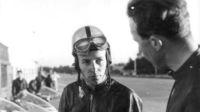 Un giovanissimo John Surtees