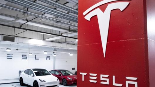 Tesla avrà la possibilità di testare le funzioni più avanzate dell’Autopilot. Epa