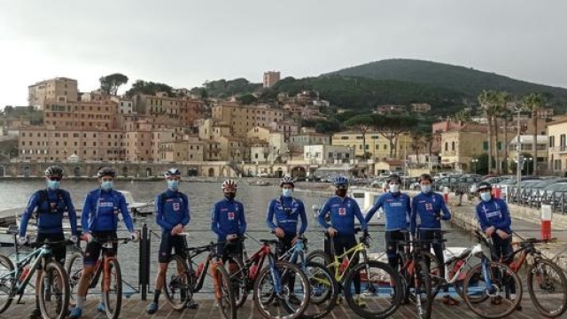 Gli atleti della Nazionale azzurra di mtb cross country all’Isola d’Elba
