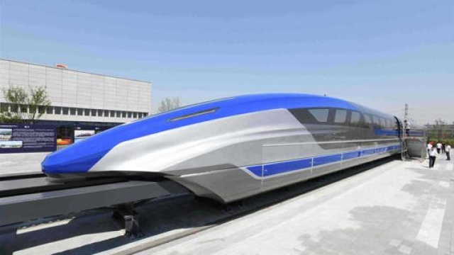 Il treno a levitazione magnetica più veloce attualmente operativo è lo Shangai Transrapid, con i suoi 431 km/h