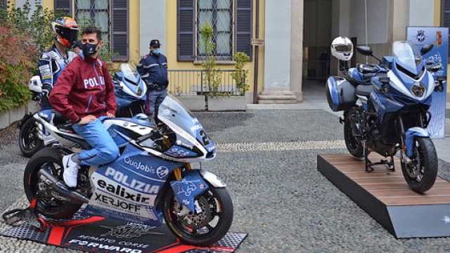 Il pilota Simone Corsi a bordo della MV Agusta F2 del Forward Racing Team Moto2