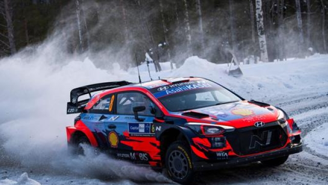 Ott Tänak su Hyundai i20 Coupé Wrc vince l’Arctic Rally. Afp