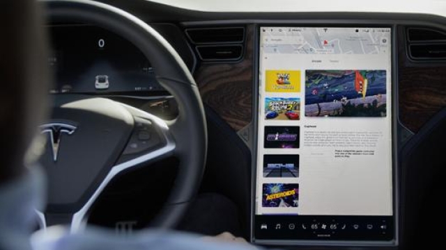 Il sistema multimediale della Tesla Model S