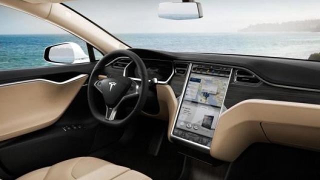 L’abitacolo della Tesla Model S