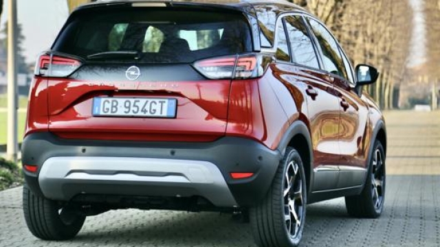 Il bagagliaio di Opel Crossland ha capienza minima di 410 litri, massima pari a 1.255 litri