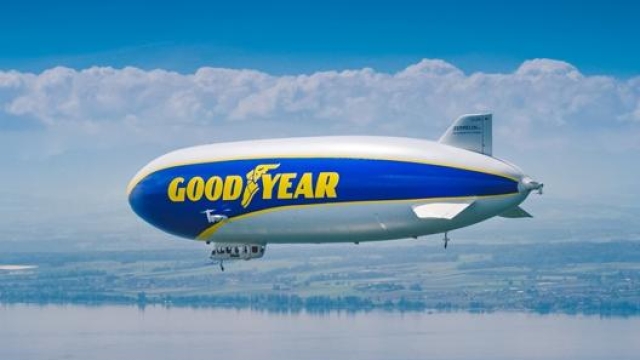 Il dirigibile Goodyear attuale può salire fino a 3.000 metri e raggiungere la velocità di 125 km/h