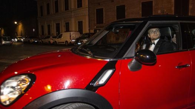 Ciro Immobile nel 2020 al volante di una Mini per la sua festa di compleanno. Guaitoli