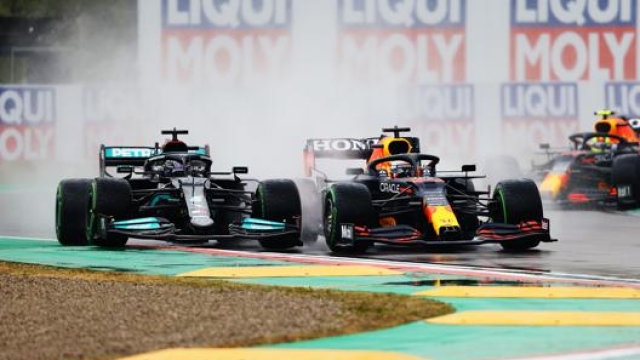 A Portimao si rinnoverà la sfida tra Hamilton e Verstappen, separati d un punto nella classifica piloti