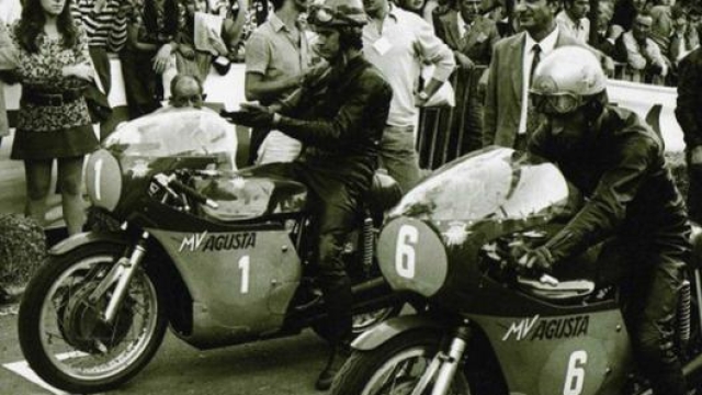Agostini (1) e Bergamonti (6) alla partenza a Ospedaletti nel 1970