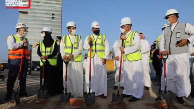 I lavori in Arabia per la costruzione della nuova pista