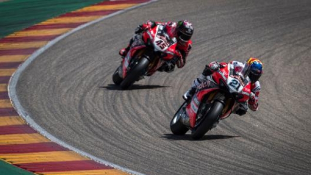 Rinaldi e Redding, lavoro di squadra per i due rider del team Aruba.it Racing Ducati
