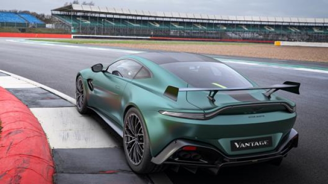 La velocità massima della Aston Martin Vantage coupé è pari a 314 km/h