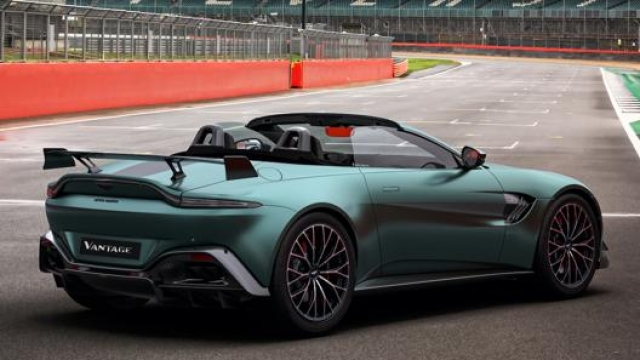 Aston Martin Vantage F1 Edition è prodotta con carrozzeria coupé oppure roadster