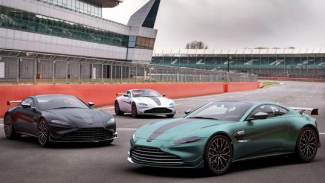 La gamma colori della Aston Martin Vantage F1 Edition: immancabile il verde racing inglese