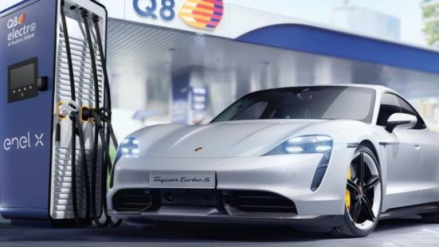 Porsche ha stretto una partnership con Q8 per dotare le stazioni di servizio di infrastrutture di ricarica