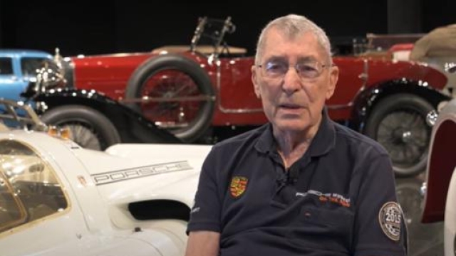 Vic Elford è legato storicamente al marchio Porsche (foto YouTube)