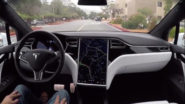 L'Autopilot Tesla al lavoro