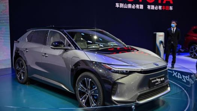 Il concept di Suv elettrico Toyota bZ4X. Afp
