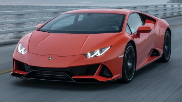 Lamborghini è la prima casa automobilistica a integrare Alexa per il controllo completo dell’auto