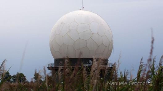 Radome sta per radar-dome: la cupola bianca serve a proteggere le antenne. Cecconi