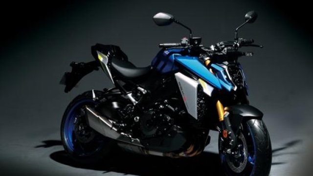 Suzuki Gsx-S1000 è disponibile in tre colorazioni: blu, grigio oppure nero