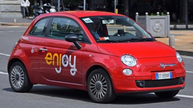 Enjoy è il servizio di car sharing di Eni, che utilizza Fiat 500 e Doblò