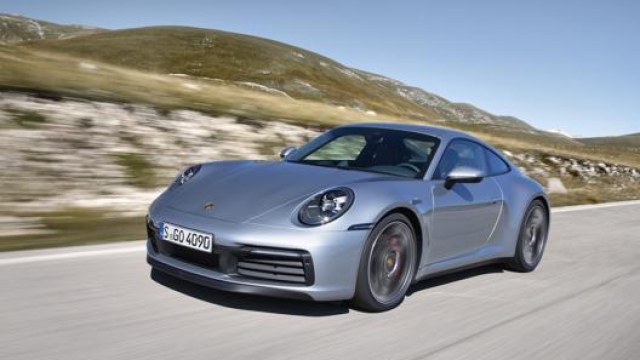 La Porsche 911 è il modello più venduto del segmento F con 1.155 unità