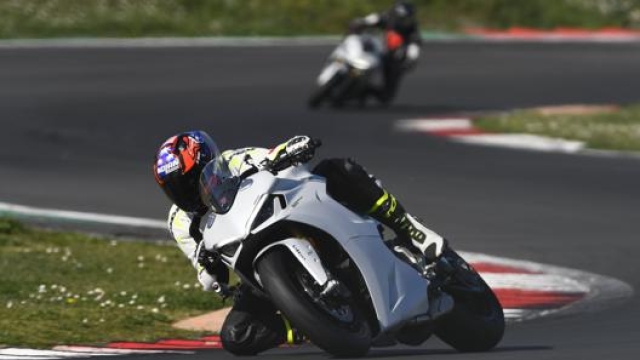In pista con la Ducati Supersport 950