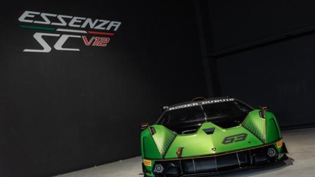 Lamborghini Essenza Scv12 trasferisce in un modello fuori serie l’esperienza della Squadra Corse