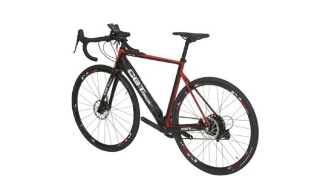 La gravel e-bike Cbt Blade99 ha un prezzo di listino di 4.440 euro