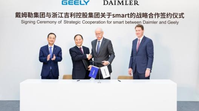 La sottoscrizione della partnership tra Geely e Daimler