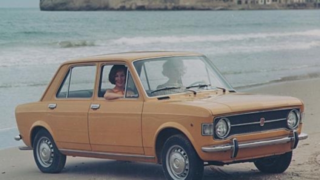 La Fiat 128, uscita nel 1969, era una berlina media all’avanguardia