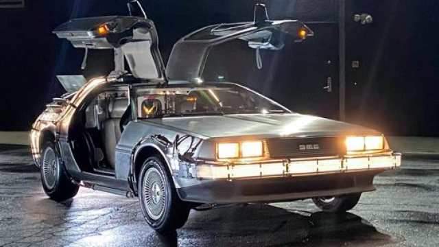 La replica della DeLorean del film che va all'asta