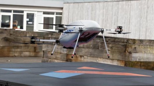 Un drone della Manna in decollo