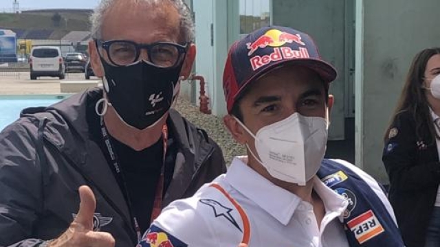 Franco Uncini con Marc Marquez dopo la visita