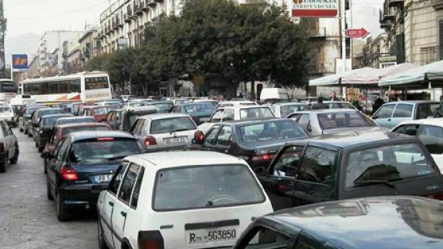 Meno traffico a Roma nel 2020 ma resta la seconda città più congestionata in Italia