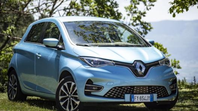 Il finanziamento Renault Easy stabilisce il valore dell’auto al termine dei 36 mesi e la libertà di decidere di restituire l’auto  o cambiarla
