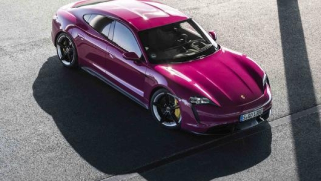 Torna il colore Rubystar utilizzato per la prima volta da Porsche negli Anni 90
