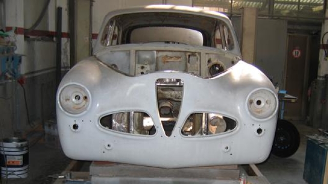 Il restauro dell'Alfa Romeo 1900 TI. I lamierati non hanno richiesto un grosso lavoro di lattoneria. Foto di Massimo Campi - Dario Pellizzoni