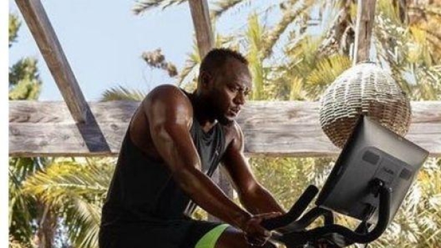 Usain Bolt oggi si allena con la cyclette e si prepara al debutto del suo album