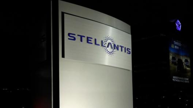 Stellantis si allea con il colosso high-tech Foxconn per l’auto connessa
