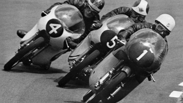 Ubbiali (1), Spaggiari (5) e Hailwood (4) al GP di Assen del 1959. Ap