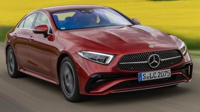 Mercedes-Benz Cls: nuovi la griglia, il paraurti, la grembialatura, lo spoiler posteriore