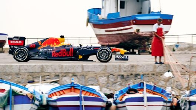 La Red Bull Racing Honda al porto di Palermo. Campelli/Seghizzi/Red Bull Content Pool