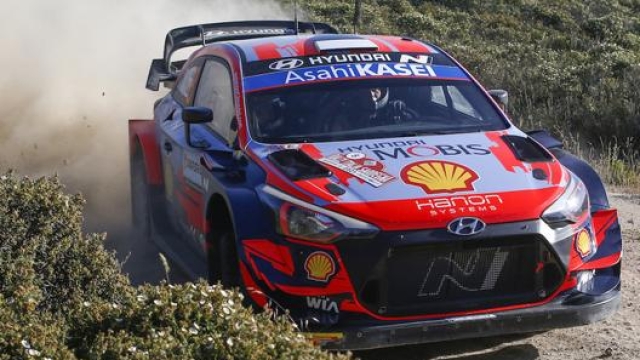 Ott Tänak al Rally Italia Sardegna su Hyundai i20 Coupé