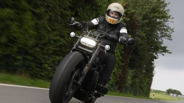 Il prezzo della Harley-Davidson Sportster S è di 15.900 euro