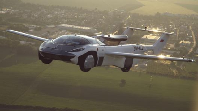 L'AirCar della Klein Vision in volo