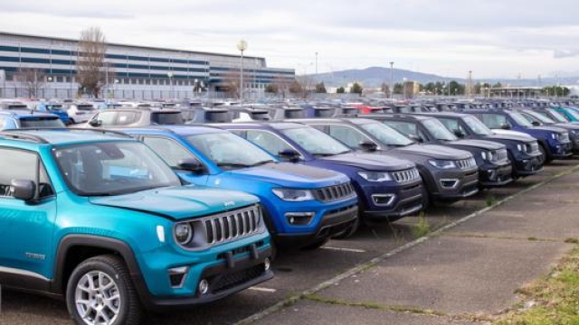 Jeep Renegade, Compass e Fiat 500X vengono prodotte a Melfi. Ansa