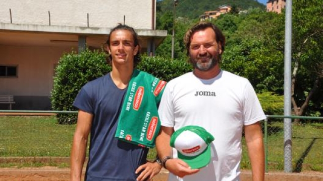 Lorenzo con il coach Simone Tartarini (DMTC Sport)
